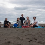 Seb, Emeline, Michael, Aurore et Julien à Piha beach