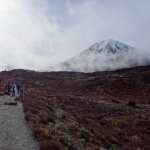 Le Mt Ngauruhoe sort des nuages